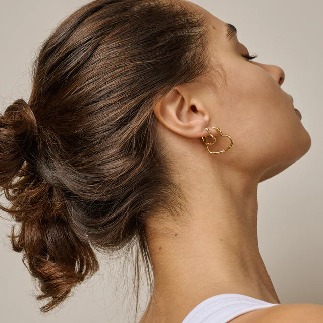 Enamel hoops organic hearts medium gold