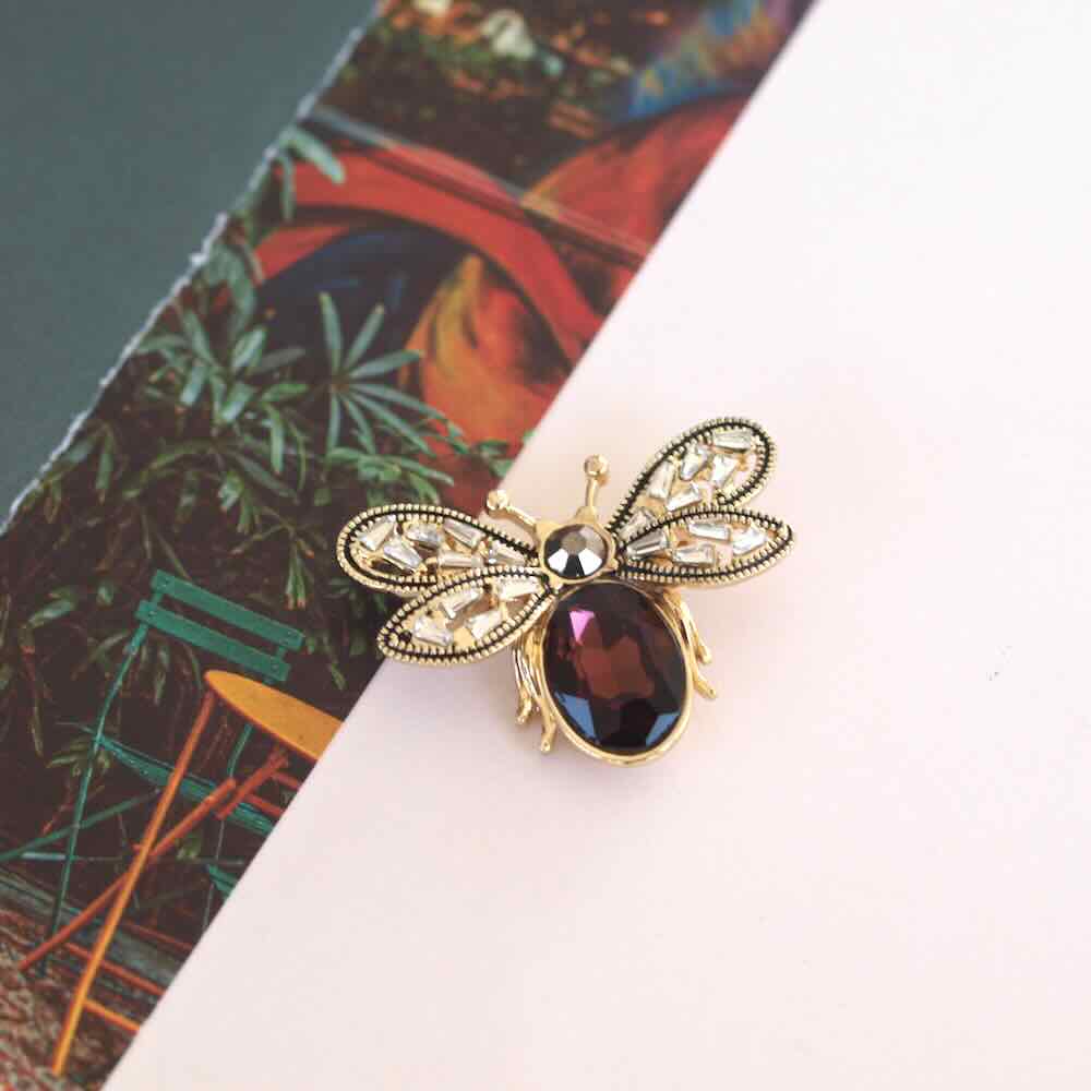broche dark red butterfly