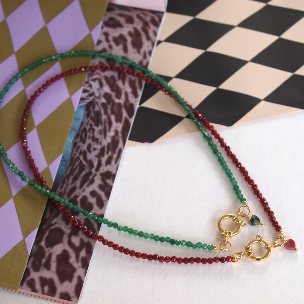 widaro halflange ketting green/ dark red (kies je kleur) is