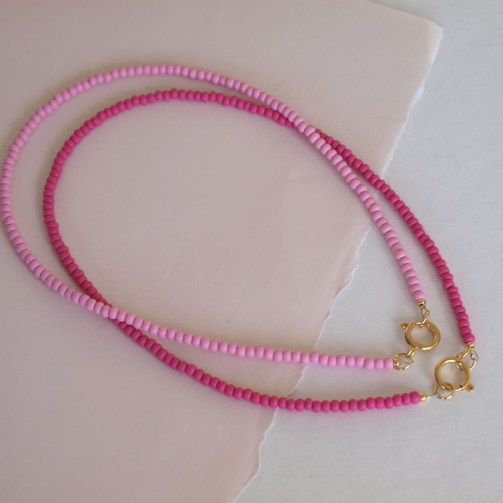 Widaro ketting mat fuchsia/pink beads (Goud/zilver)