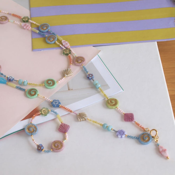 Widaro lange ketting pastel flow
