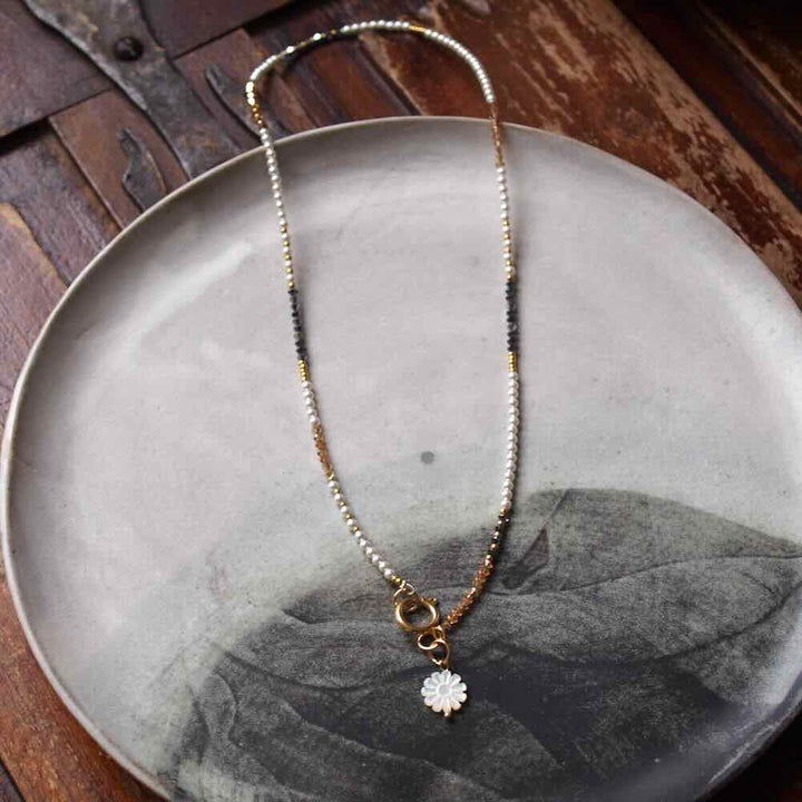 widaro halflange ketting white sparkle flower