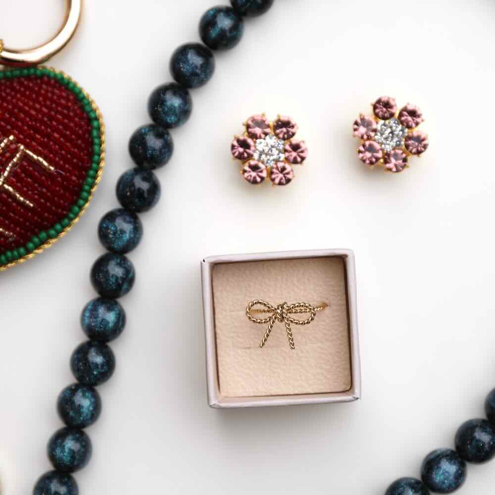 rose & camellia ring pretty bow