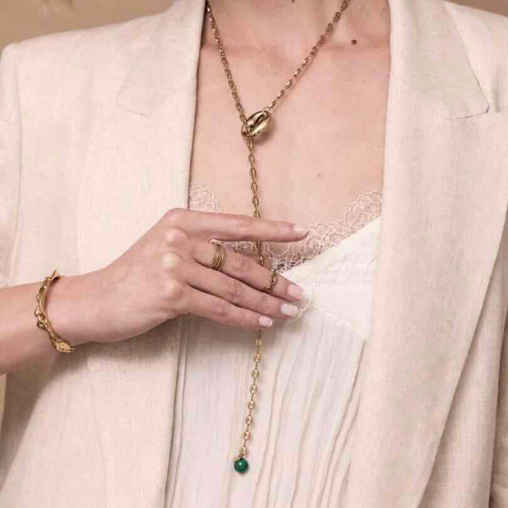 Ellen Beekmans doorhaalketting met ovale opengewerkte schakels en gemstone