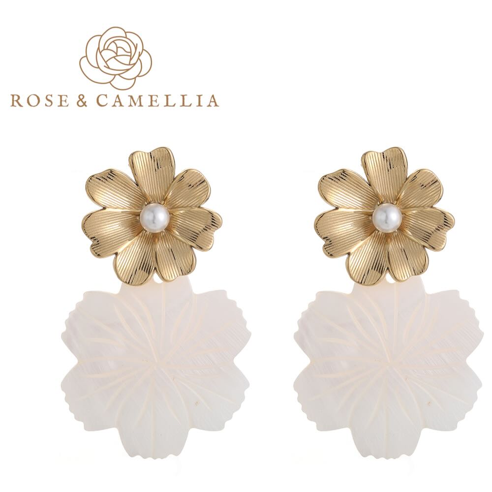 rose & camellia oorbellen white flower