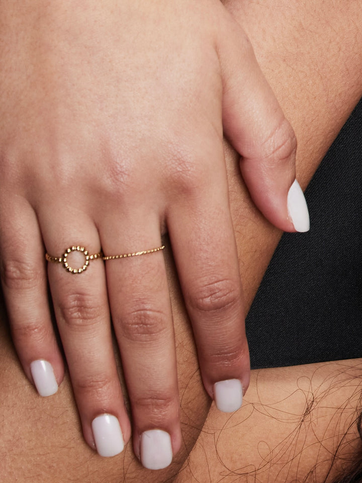 Ellen Beekmans ring small balls rond