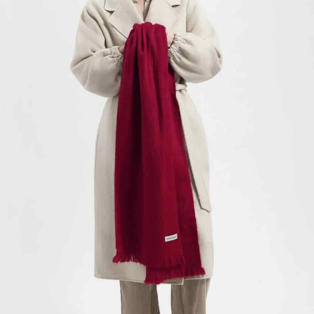 alpaca loca sjaal slim ruby red
