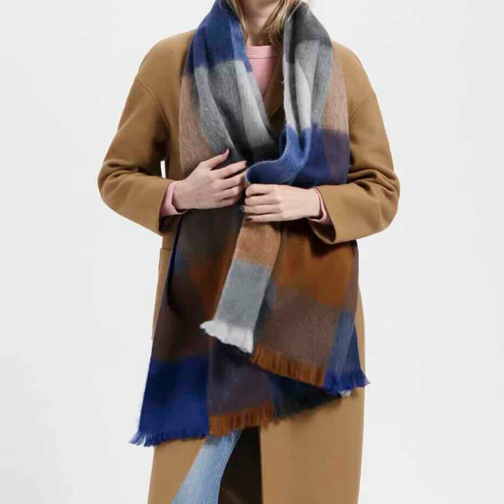 alpaca loca sjaal blocked cobalt blue, camel en naturels