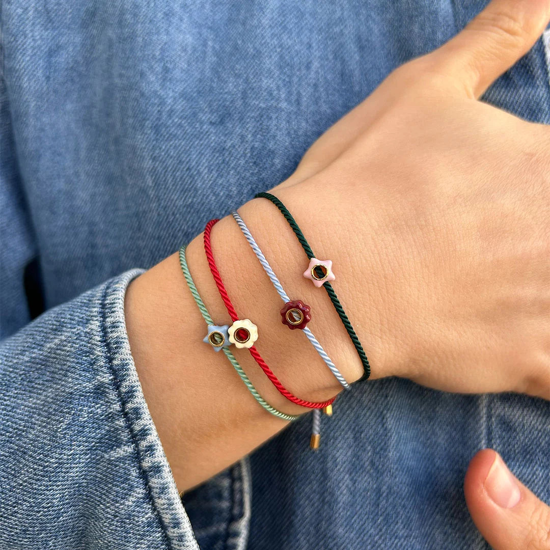 enamel armband tokens red daisy