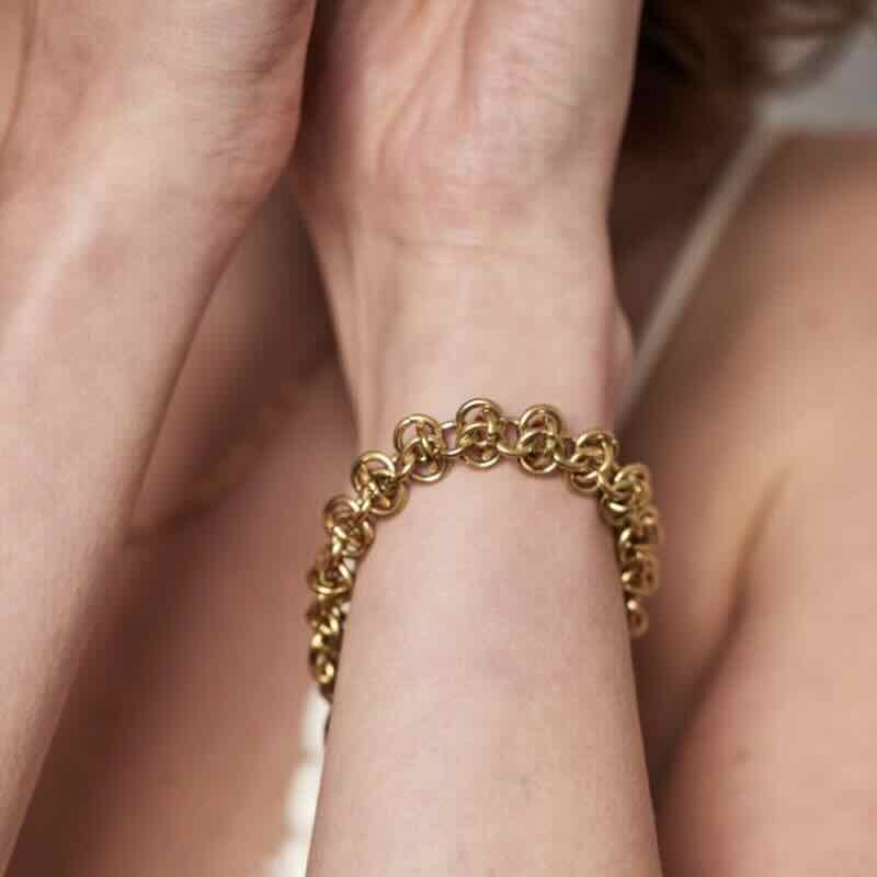 Ellen Beekmans armband met cirkelvormige schakel