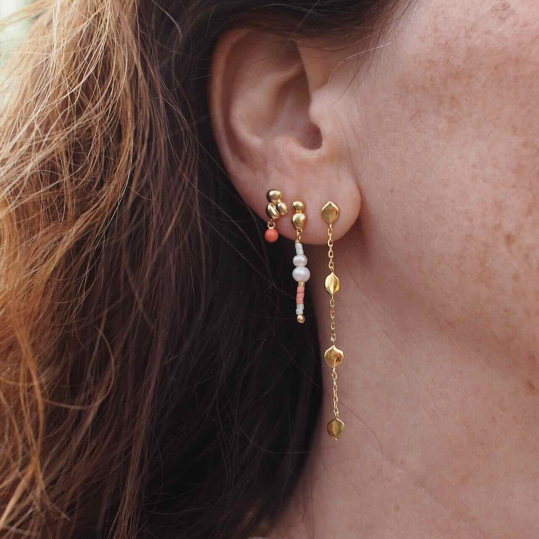 enamel oorbellen nara ball koraal