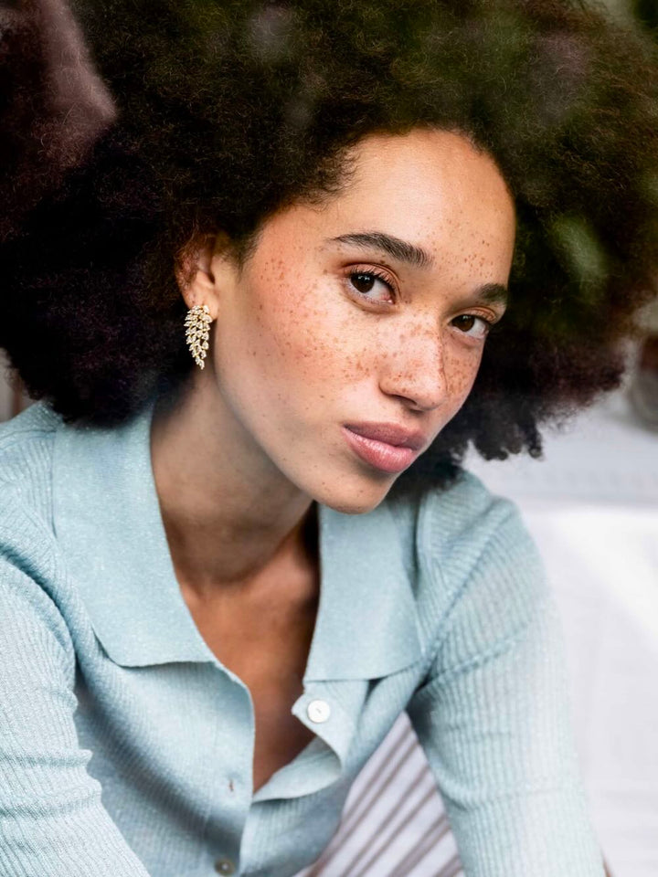 Ellen Beekmans oorbellen blad met strass