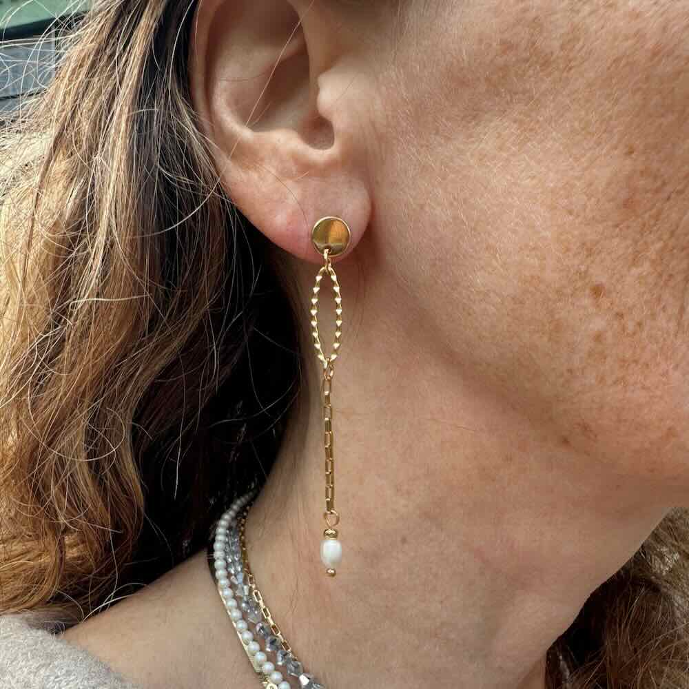 widaro oorbellen long golden pearls