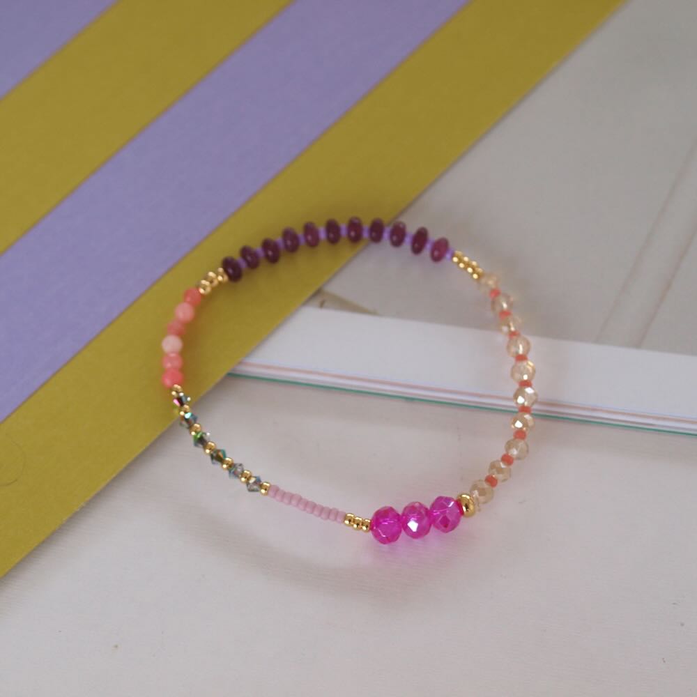 widaro armband purple and fuchsia beads