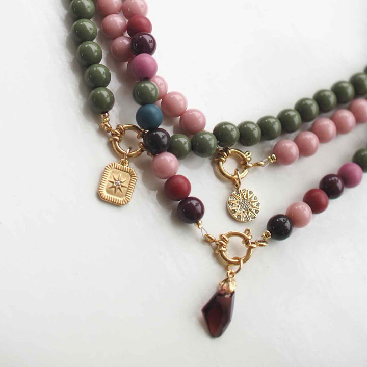bedels gold and silver with a sparkle (kies je soort)