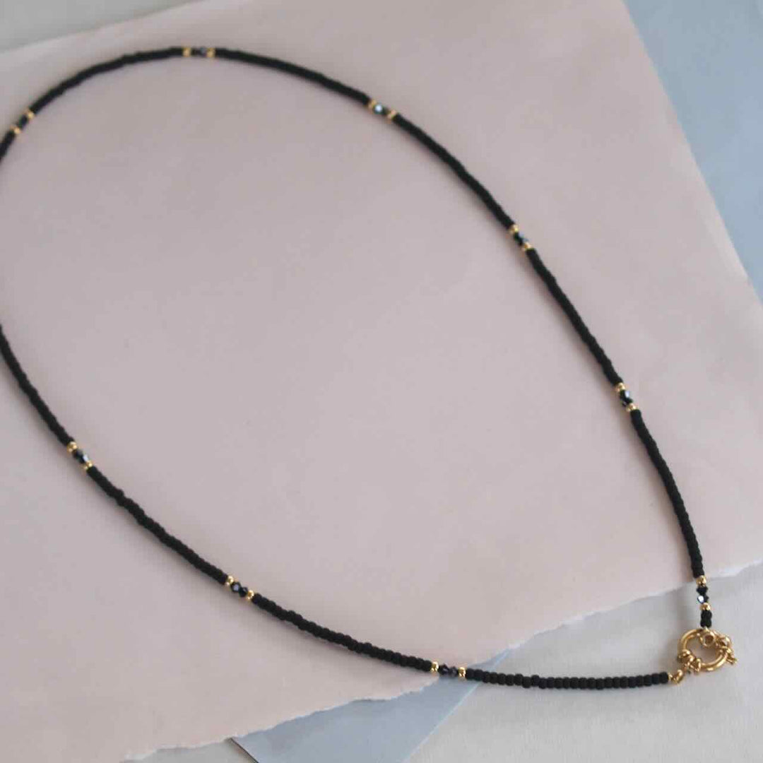 widaro lange ketting black/off white 60 cm