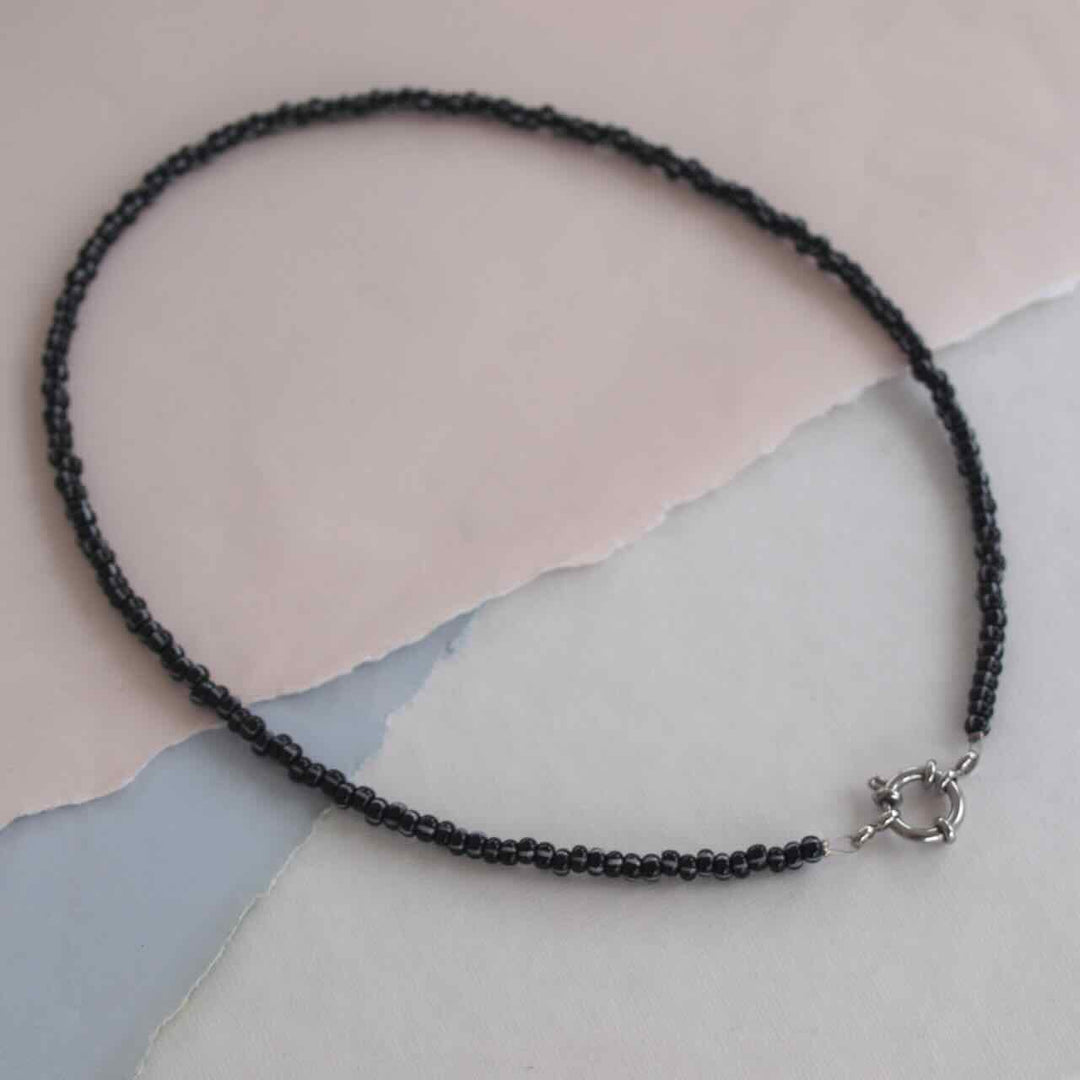 widaro ketting black white stripe beads (kies goud/zilver)