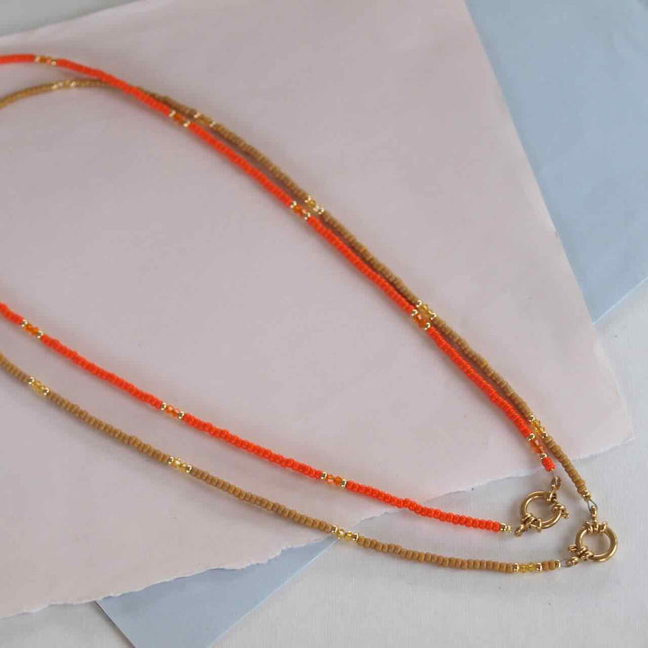 widaro lange ketting brown/orange 60 cm