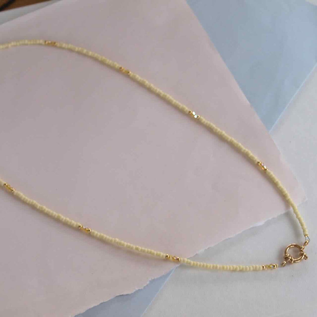 widaro lange ketting soft turquoise/yellow 60cm