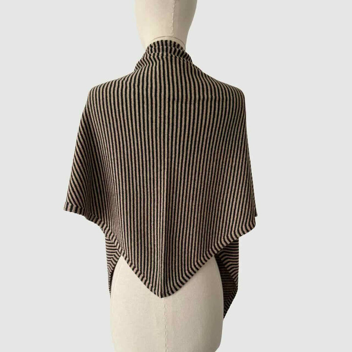 sjaalmania cosy chic triangle camel beige
