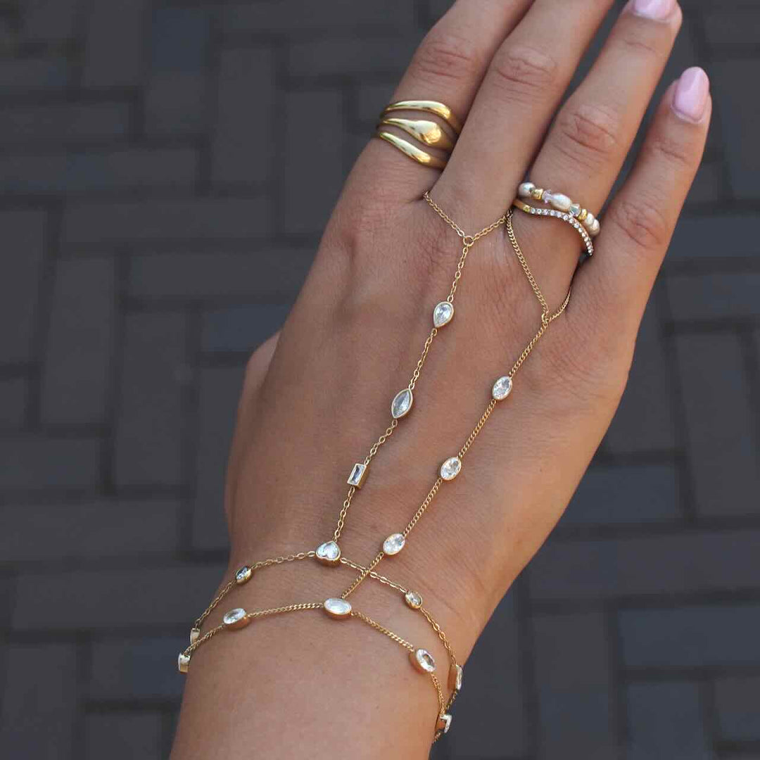 rose & camellia hand ketting shining stones with a heart