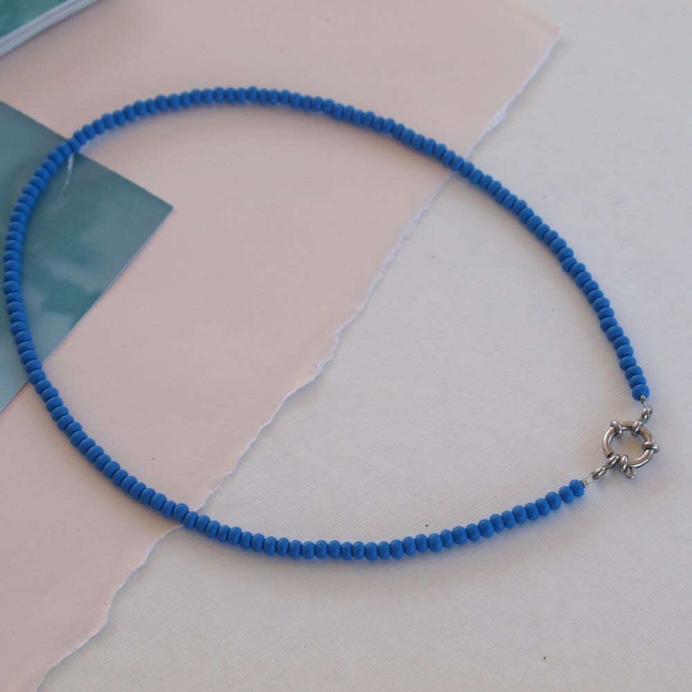 Widaro ketting mat red/blue beads (Goud/zilver)