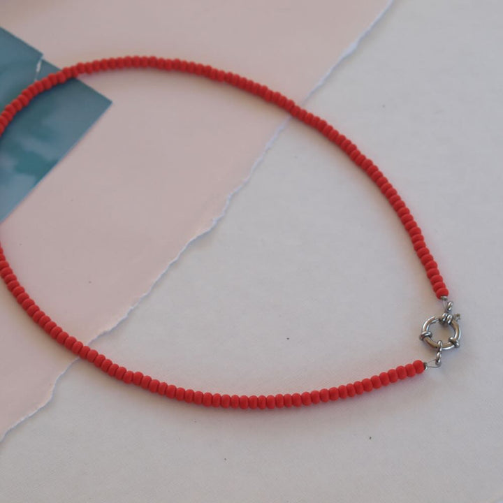 Widaro ketting mat red/blue beads (Goud/zilver)