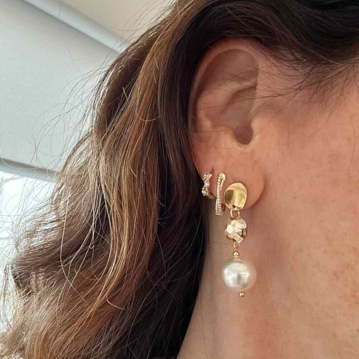 widaro oorbellen gold and pearls