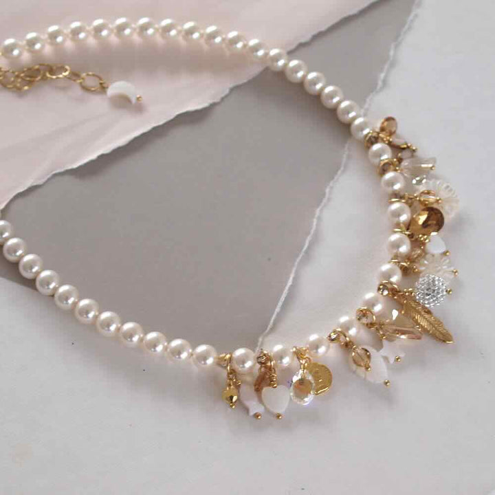 widaro ketting pearls and charms