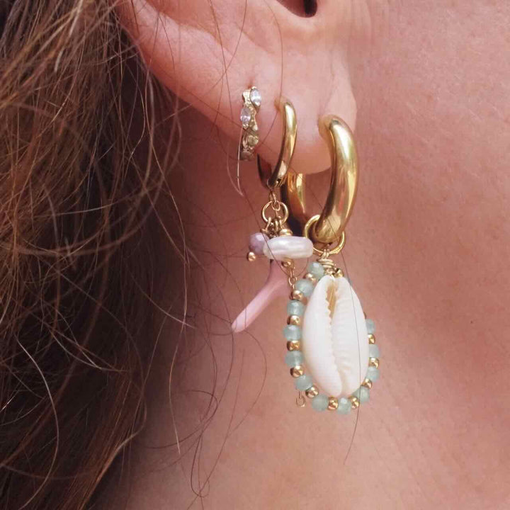 Rose & Camellia oorbellen shell ring turquoise