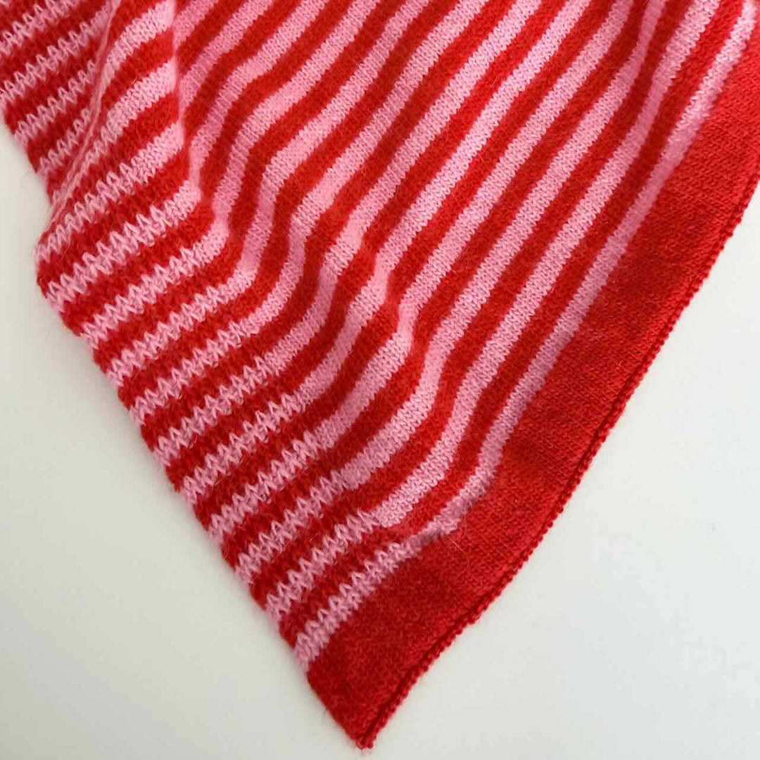 sjaalmania sjaal cosy chic stripes lipstick red/ fabulous candy