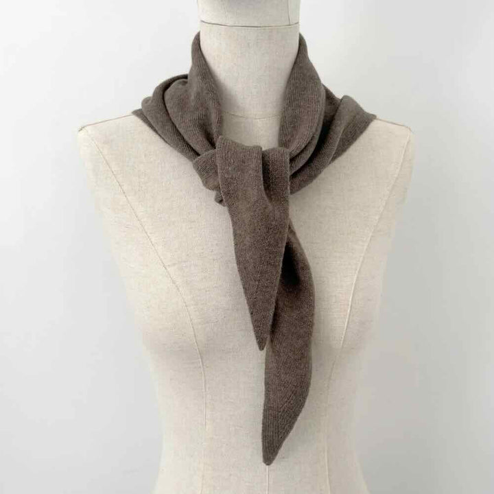 sjaalmania sjaal cosy triangle dark brown