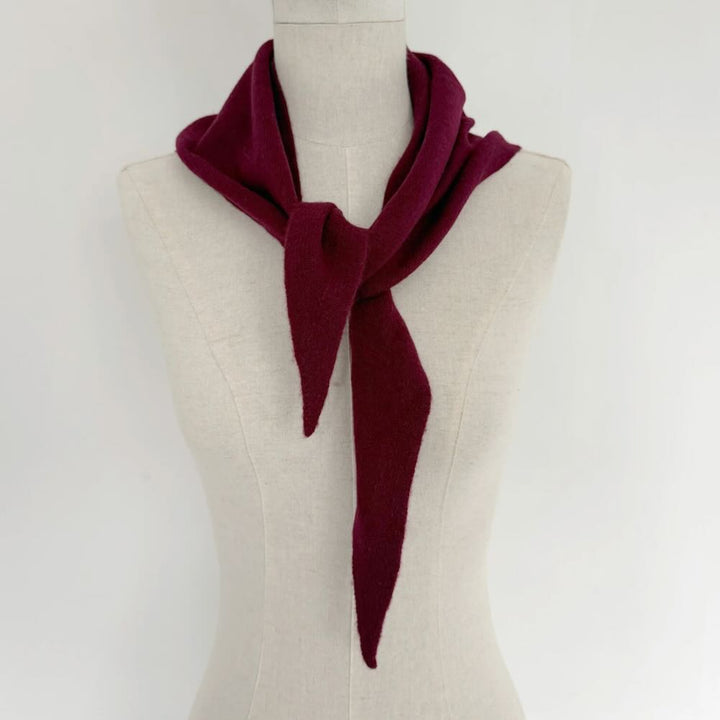 sjaalmania sjaal cosy triangle rouge noir