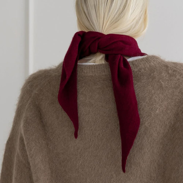 sjaalmania sjaal cosy triangle rouge noir