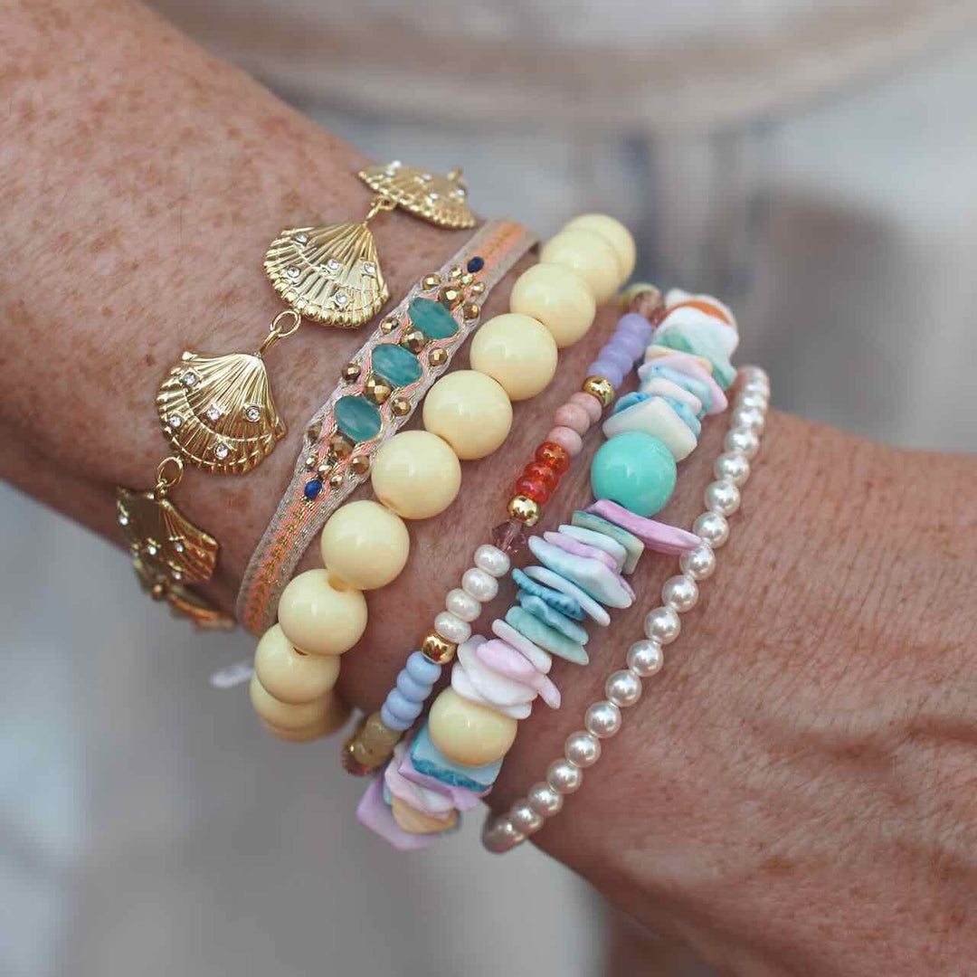 Rose & Camellia armband summer shell