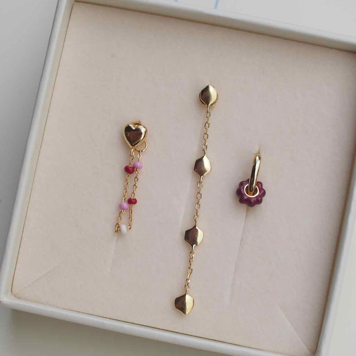 enamel oorbellen tokens flowers bordeaux