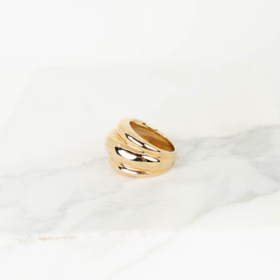 souvenirs de pomme bold gold ring